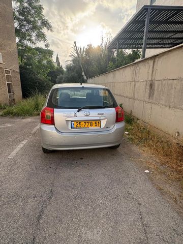 טויוטה קורולה