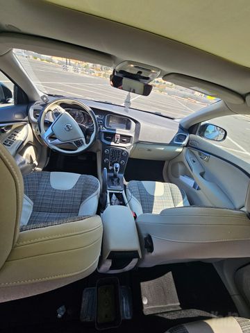 וולוו V40