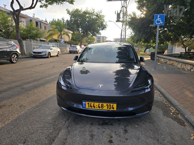 מודעת רכב טסלה מודל 3