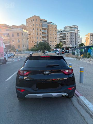 קיה סטוניק