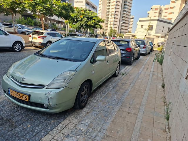 טויוטה פריוס