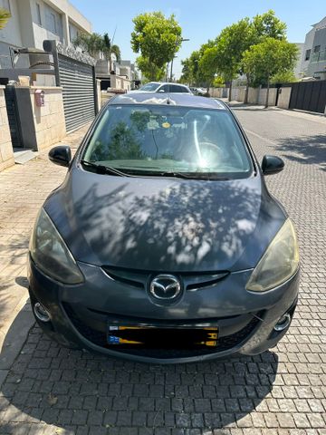מודעת רכב מאזדה 2