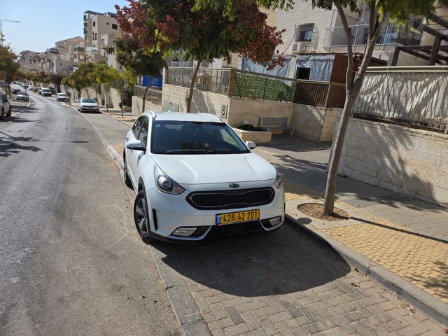 קיה נירו