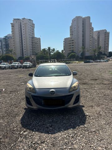 מודעת רכב מאזדה 3