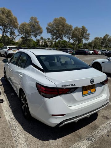ניסאן סנטרה