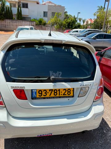 סוזוקי ליאנה