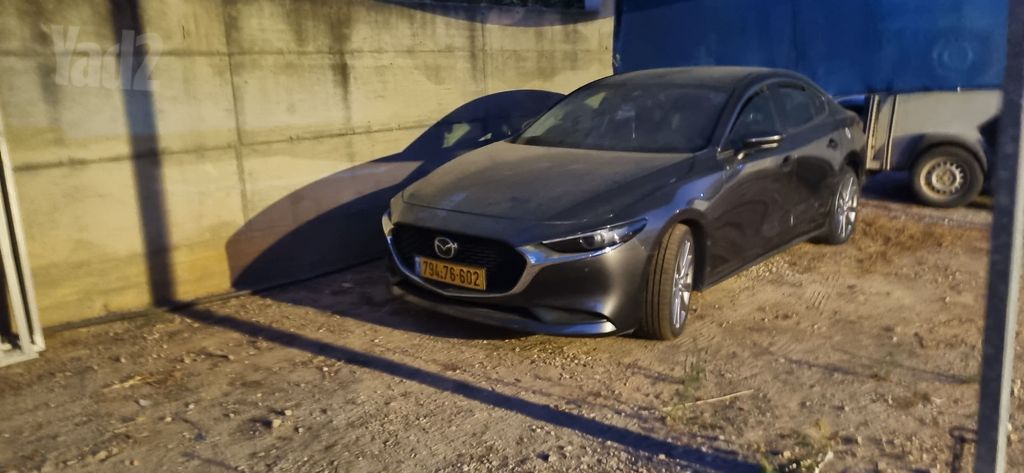 מודעת רכב מאזדה 3
