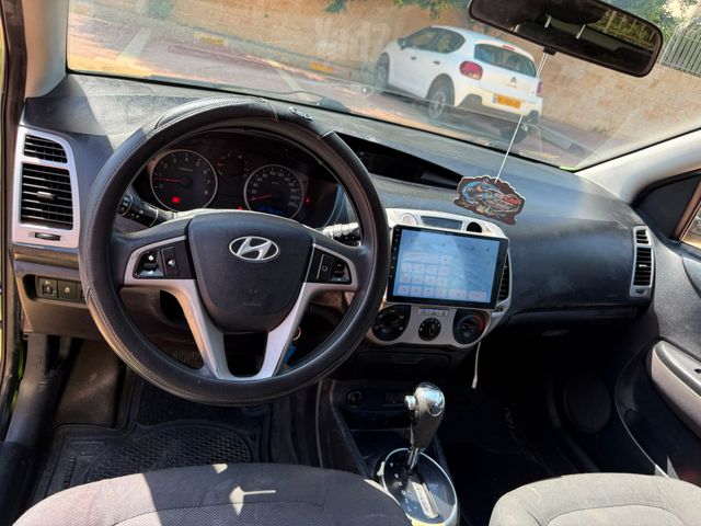 יונדאי i20