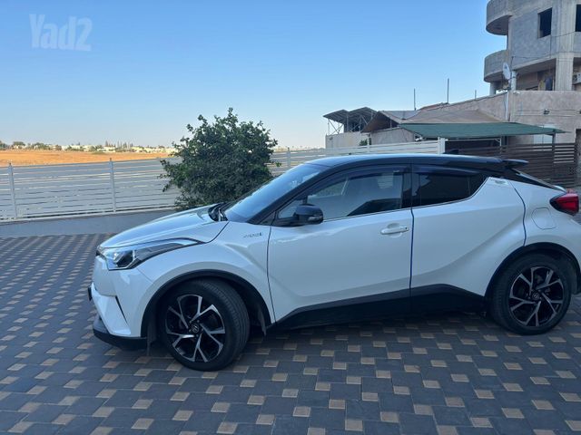 מודעת רכב טויוטה C-HR