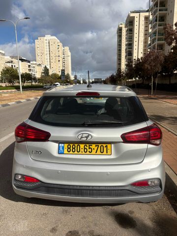 יונדאי i20