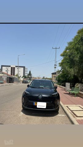 מודעת רכב טויוטה יאריס קרוס