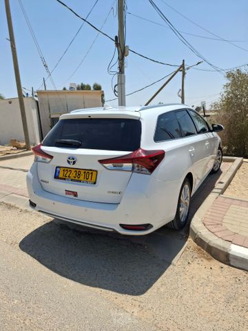 טויוטה אוריס