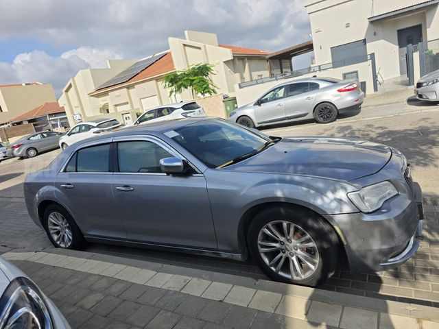קרייזלר 300