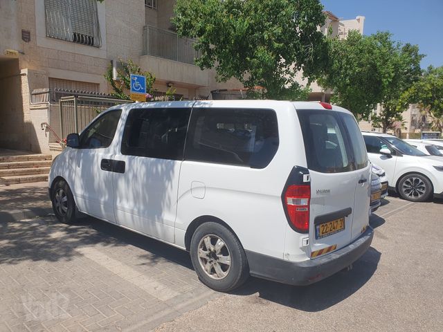 יונדאי H-1 / i800
