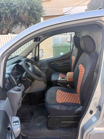 ניסאן NV200
