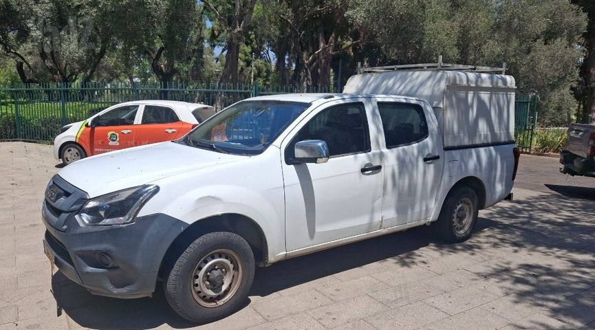 איסוזו די-מקס