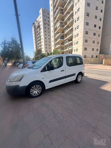 מודעת רכב סיטרואן ברלינגו
