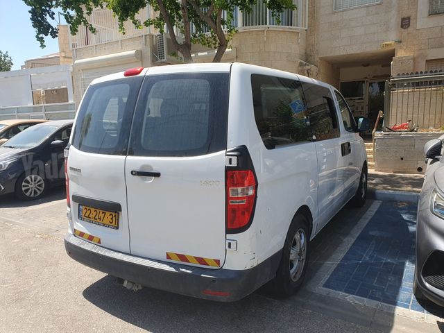 יונדאי H-1 / i800