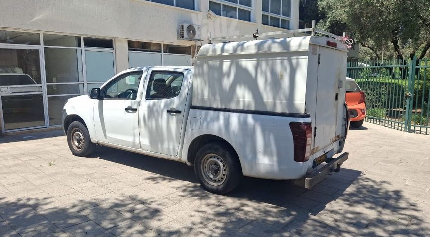 איסוזו די-מקס