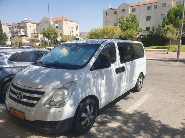 יונדאי H-1 / i800