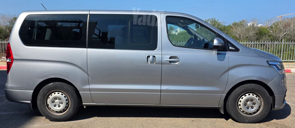 יונדאי H-1 / i800