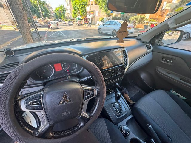 מיצובישי טרייטון / L200