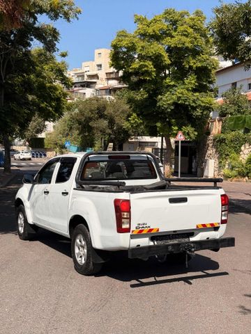 מודעת רכב איסוזו די-מקס