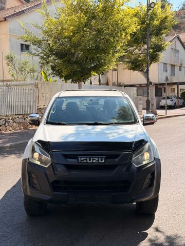 איסוזו די-מקס