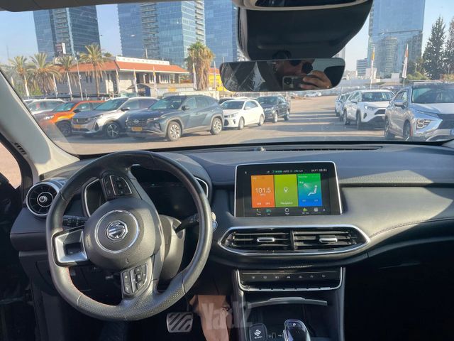 אם ג'י EHS PHEV