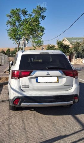 מודעת רכב מיצובישי אאוטלנדר