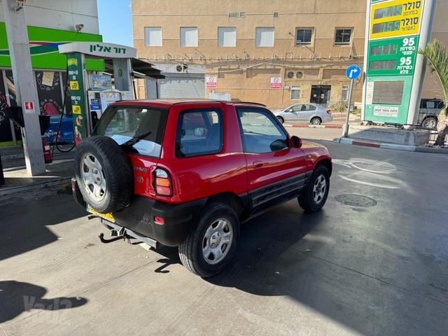 טויוטה RAV4