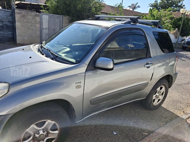 טויוטה RAV4