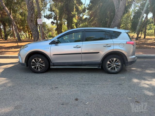 טויוטה RAV4