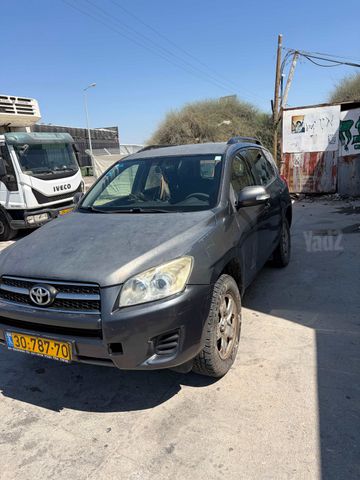 טויוטה RAV4