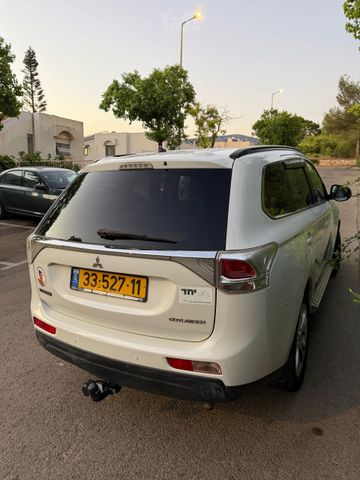מיצובישי אאוטלנדר