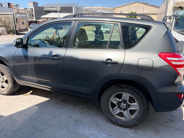טויוטה RAV4