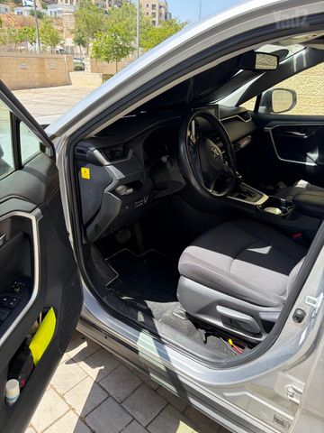 טויוטה RAV4