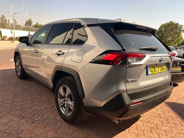 טויוטה RAV4