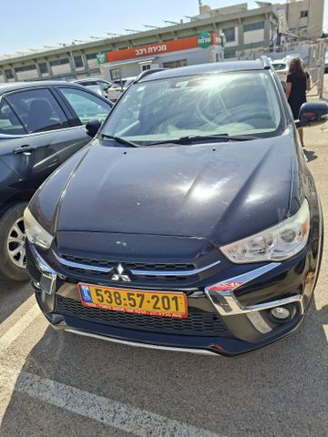 מודעת רכב מיצובישי ASX