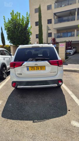מיצובישי אאוטלנדר