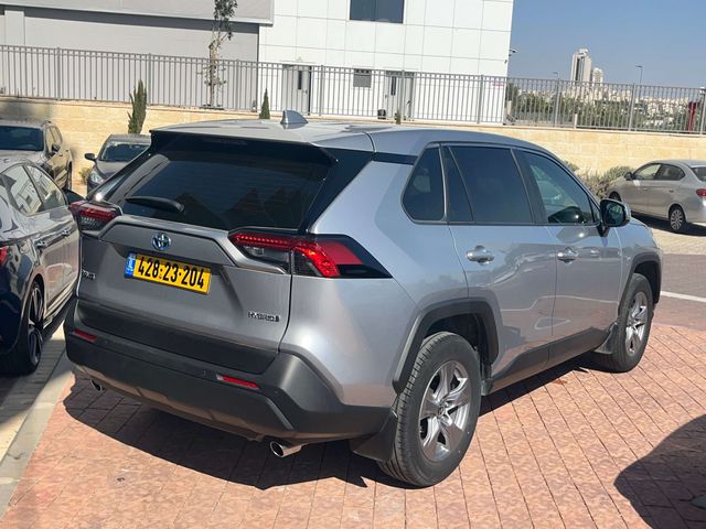 טויוטה RAV4
