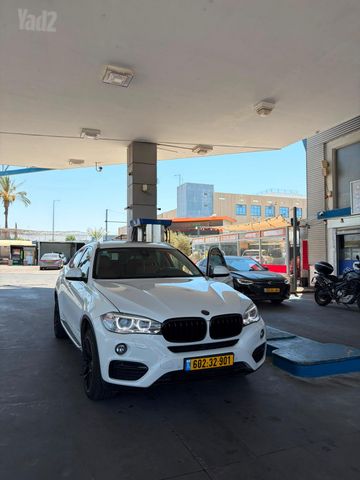 ב מ וו X6