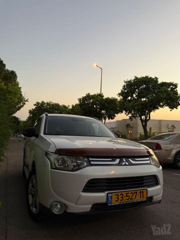 מיצובישי אאוטלנדר