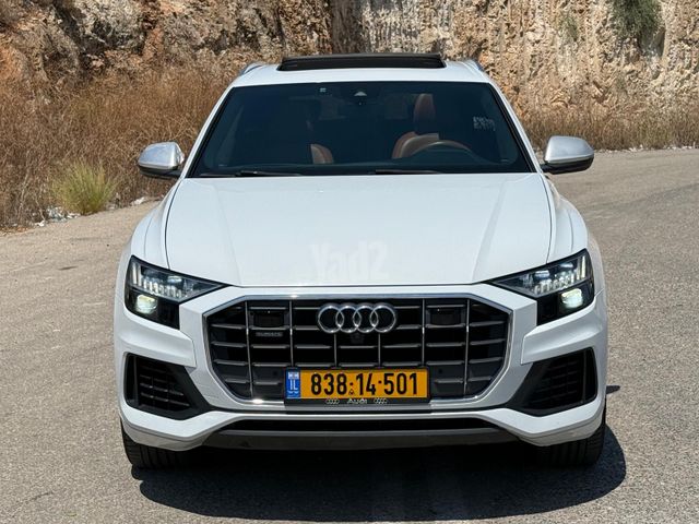 אאודי Q8
