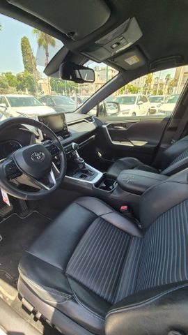 טויוטה RAV4