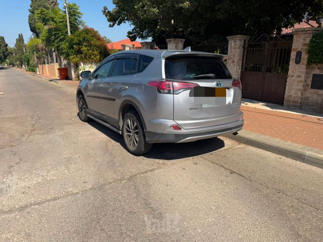 מודעת רכב טויוטה RAV4