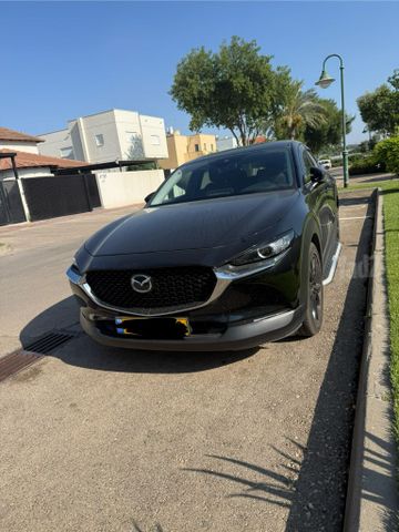 מודעת רכב מאזדה CX-30