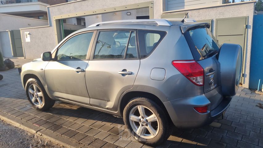 מודעת רכב טויוטה RAV4