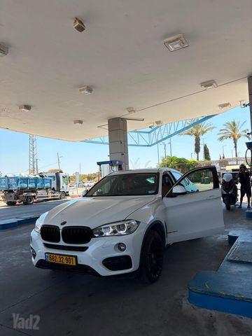 ב מ וו X6