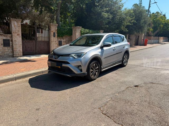 טויוטה RAV4
